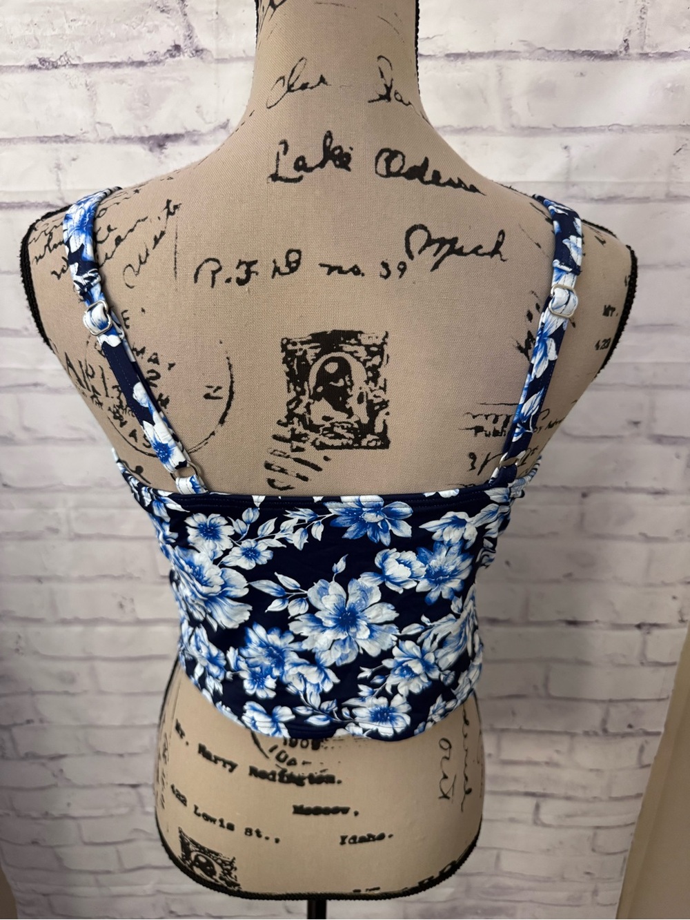 Lands’ End Sweetheart Wrap Midkini Swimsuit Top Size 10 Blue White Floral Crop - Picture 3 of 9
